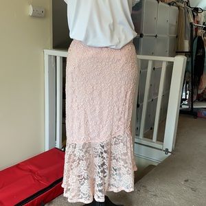 Lace skirt